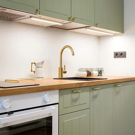 Quiet Courtyard By Tyzenhauz Apartman *